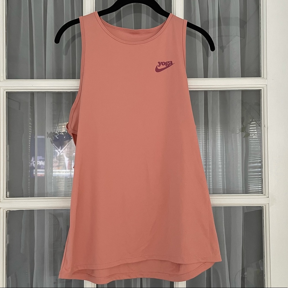 Nike yoga tank - Picture 2 of 11